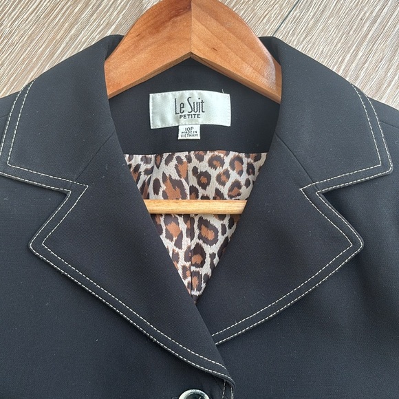 Le Suit Black Blazer with Animal Print Lining - Picture 11 of 11